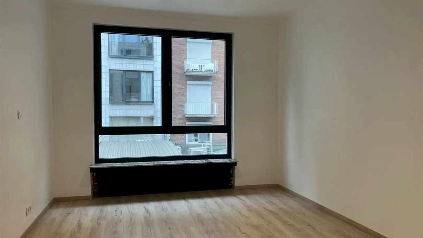 Gloednieuw gerenoveerd appartement met 2 suites  foto 9