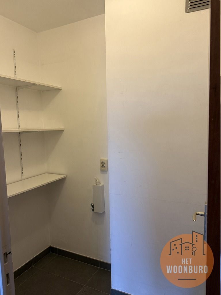 Appartement 1ste verd. met 2 slpks, ruime kelder en garage foto 11