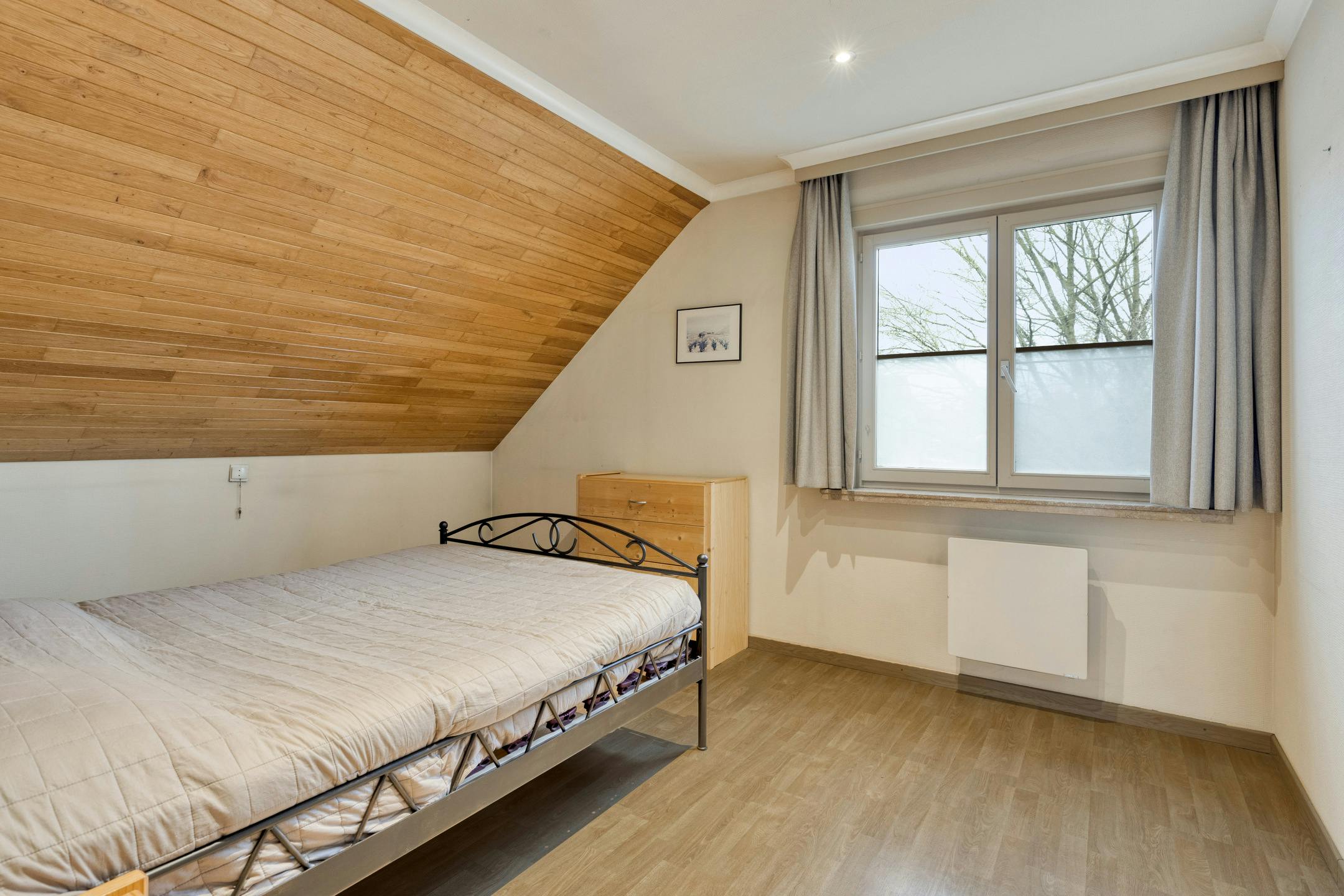 Mooie villa met schitterende tuin in residentiële woonwijk foto 17