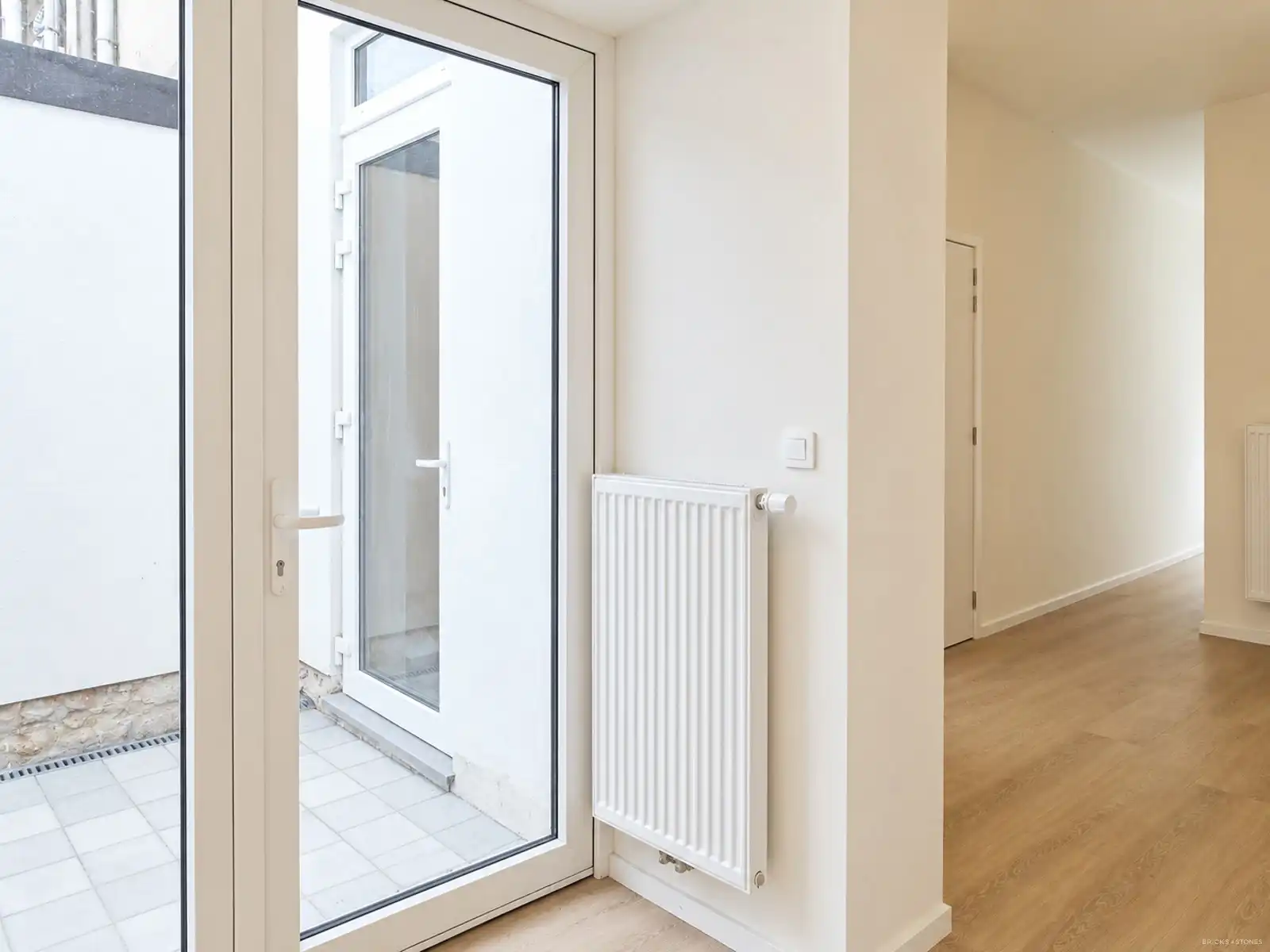 Smaakvol gerenoveerd commercieel gelijkvloers foto 6