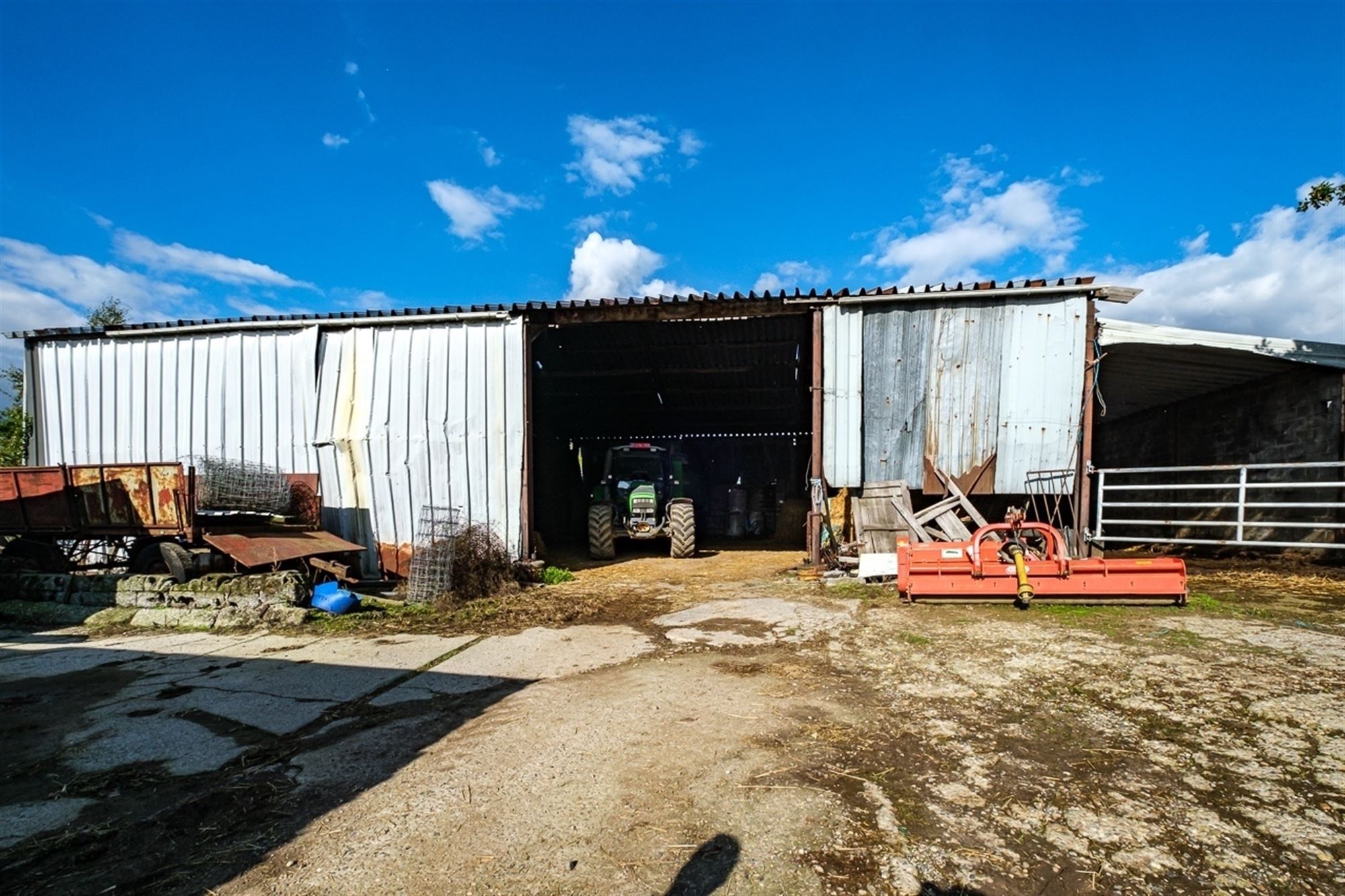 OP TE FRISSEN WONING MET 5 SLKS OF PROJECTGROND OP EEN PERCEEL VAN RUIM 36A MET MOGELIJKHEID TOT HET BIJ KOPEN VAN ACHTERLIGGENDE GROND VAN 46A  foto 27