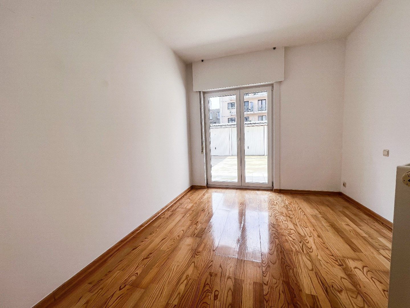  Ongemeubeld app. met parking gelegen op de Parmentierlaan in het centrum Knokke. foto 16