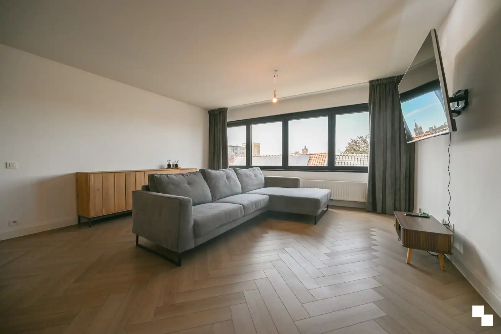 Volledig gerenoveerd appartement met drie slaapkamers te centrum Izegem foto 19