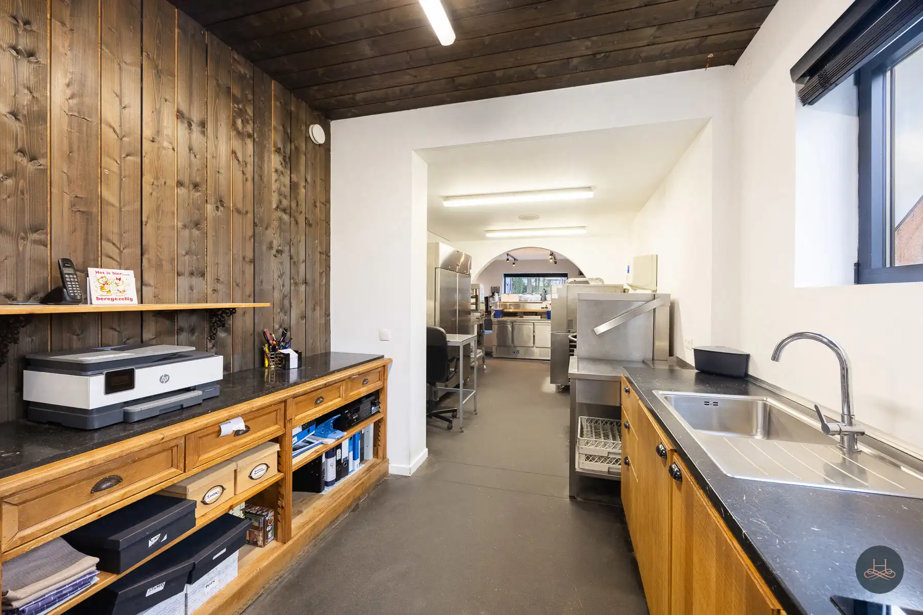 Broodjeszaak op strategisch zeer aantrekkelijke locatie foto 16