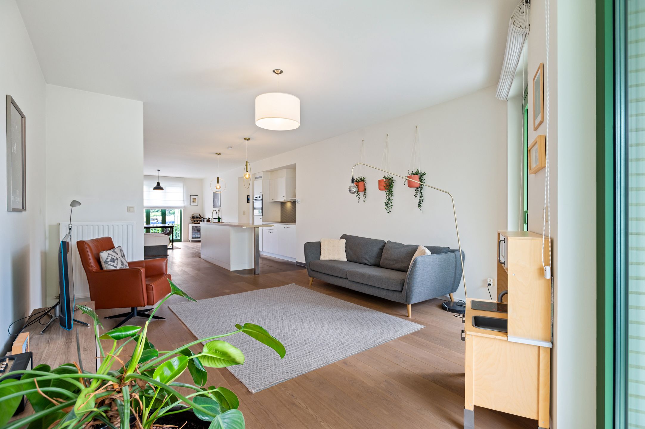Recent en ruim appartement - twee slk. en zonnig terras foto 4