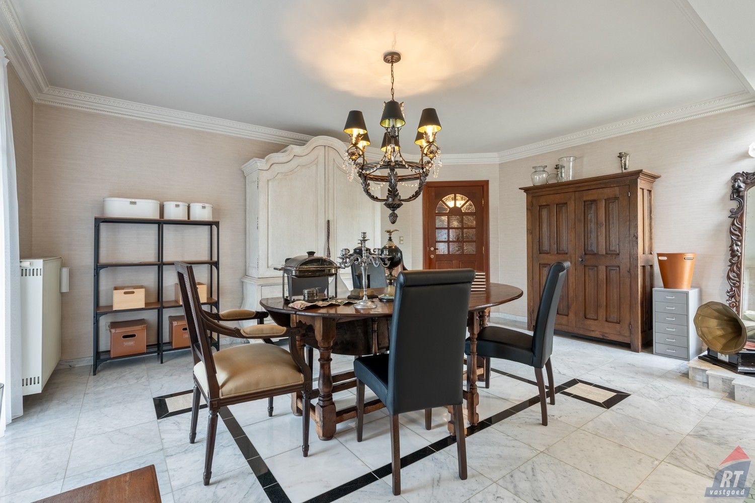 Exclusieve Spaanse villa met karakter en ruimte midden in het groen foto 4