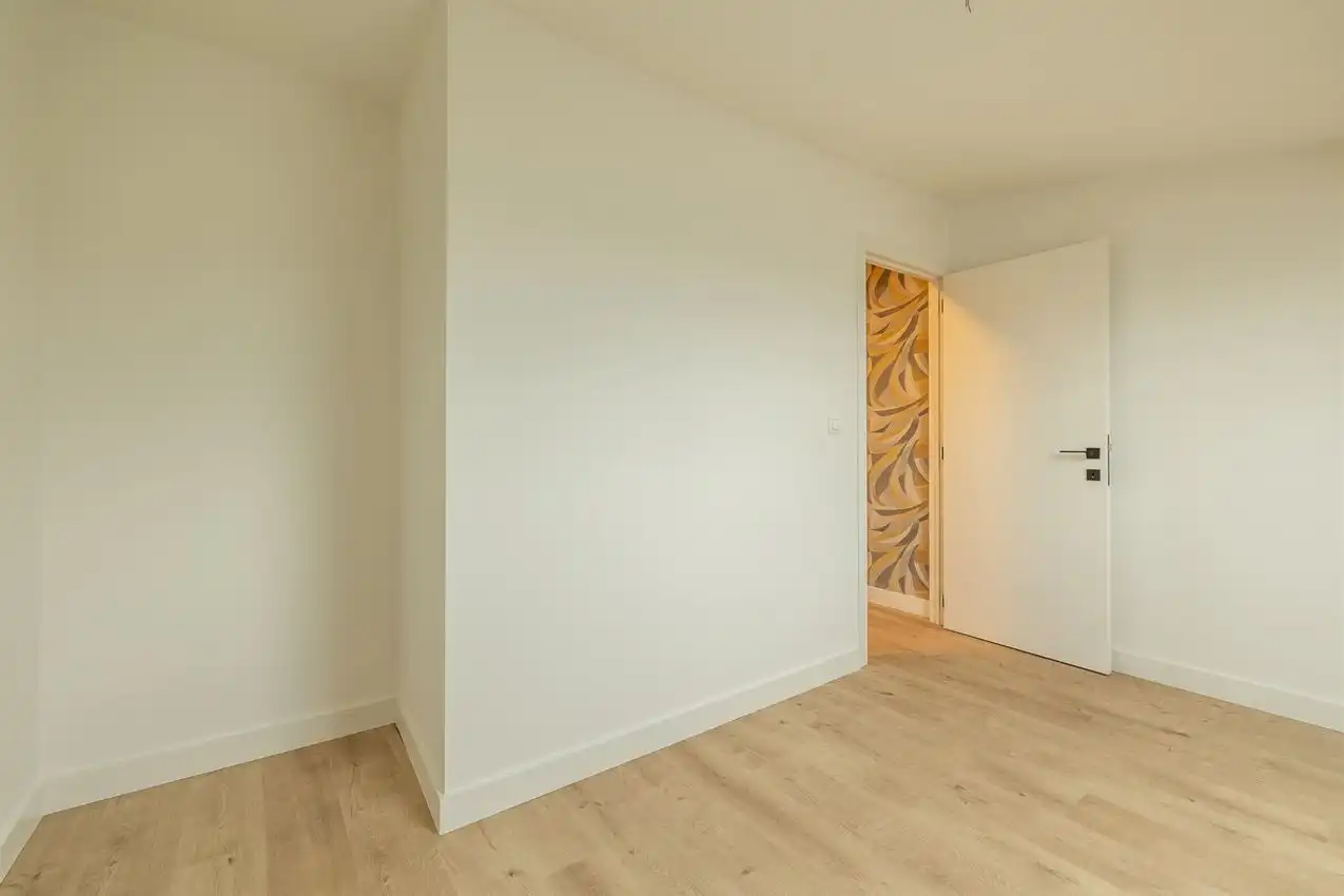 Vernieuwde rijwoning met drie slaapkamers en mooie tuin foto 23