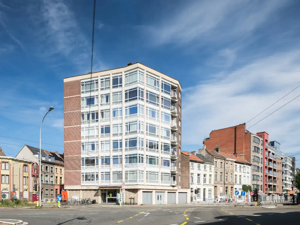 Appartement met panoramisch stadszicht op toplocatie nabij de Coupure foto 18