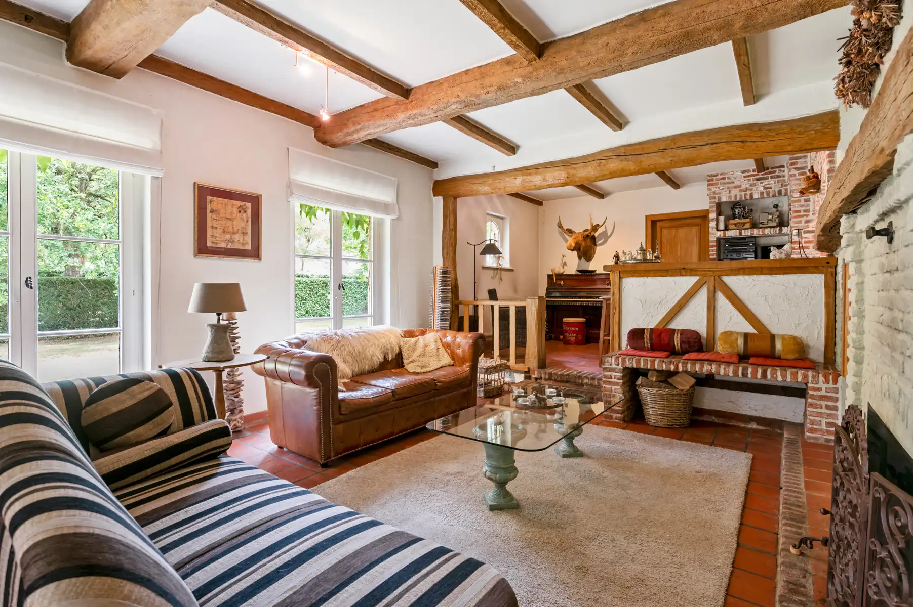 Ruime villa met aparte praktijkruimte op ca. 2.168 m2. foto 4