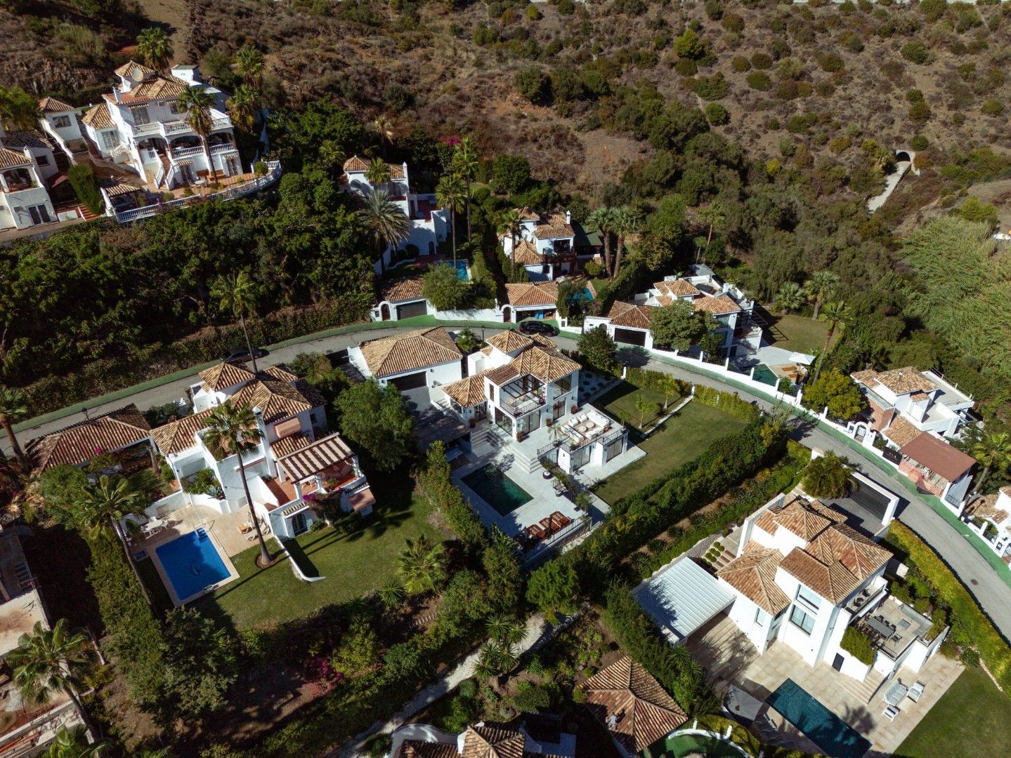 Opvallende hedendaagse villa in de golfvallei, Nueva Andalucia foto 25