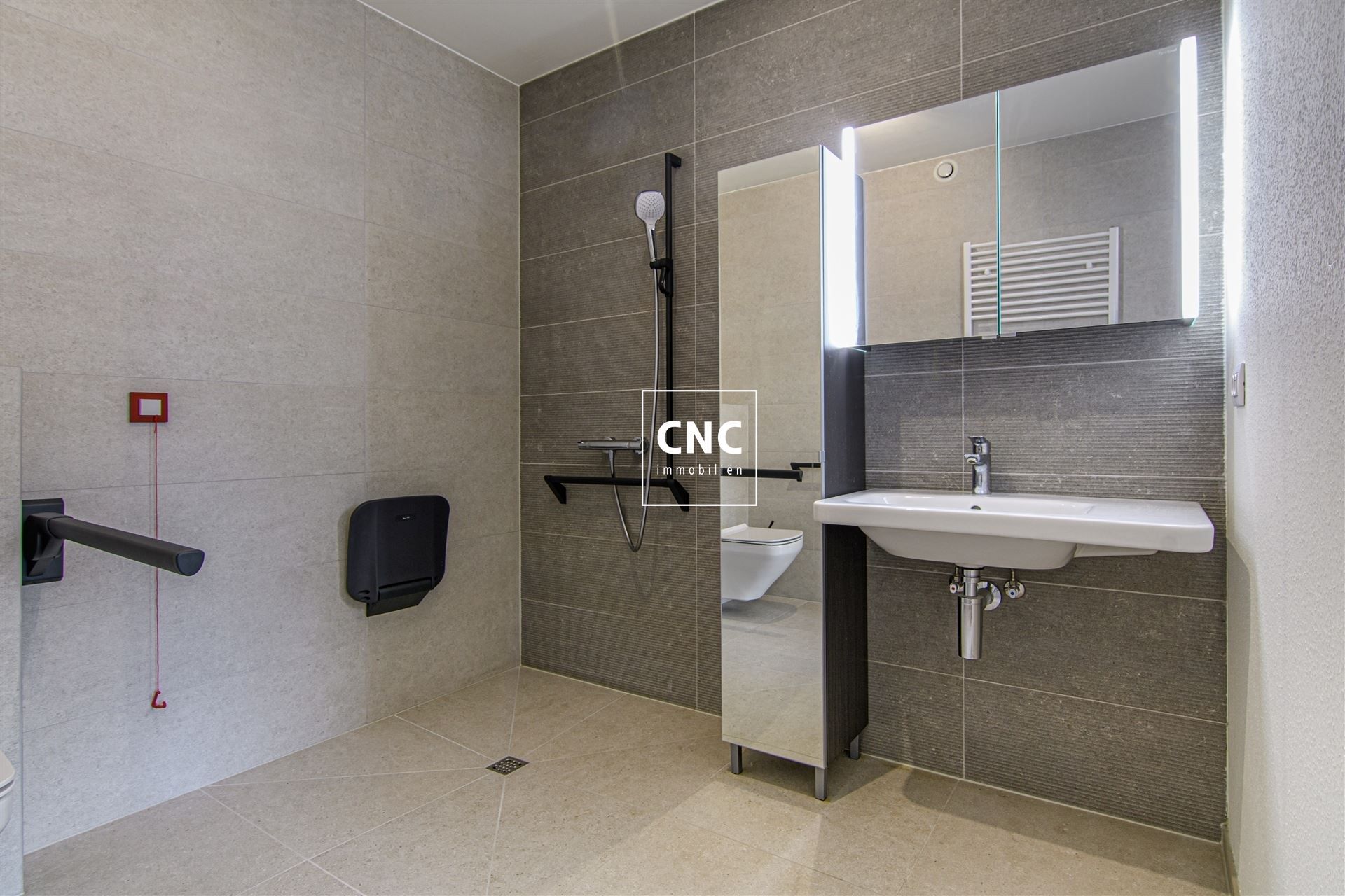 Volledig afgewerkt serviceflat in een luxueuze residentie foto 13