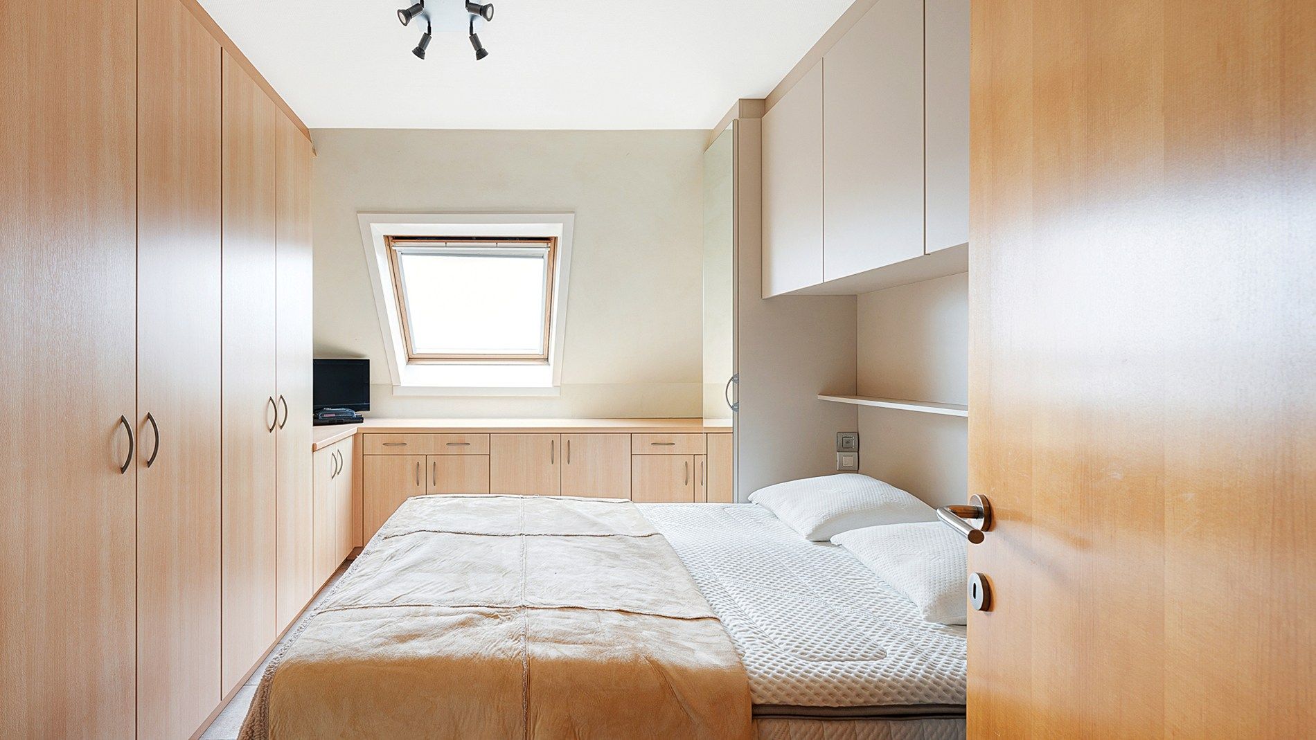 Penthouse met ruime terrassen nabij het strand te koop foto 16