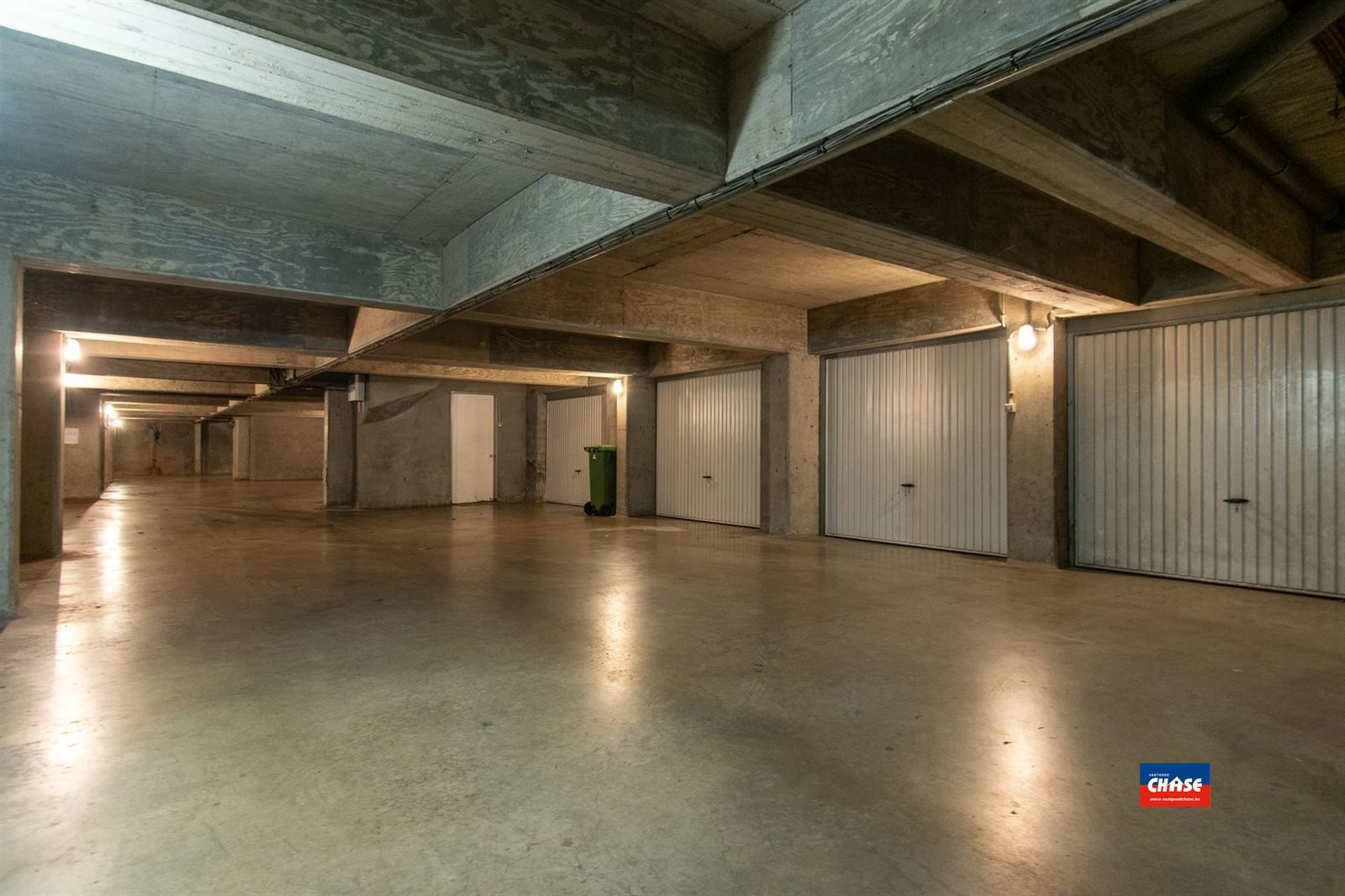 Dakappartement met 2 slpks, terras van 150m² en garagebox foto 22