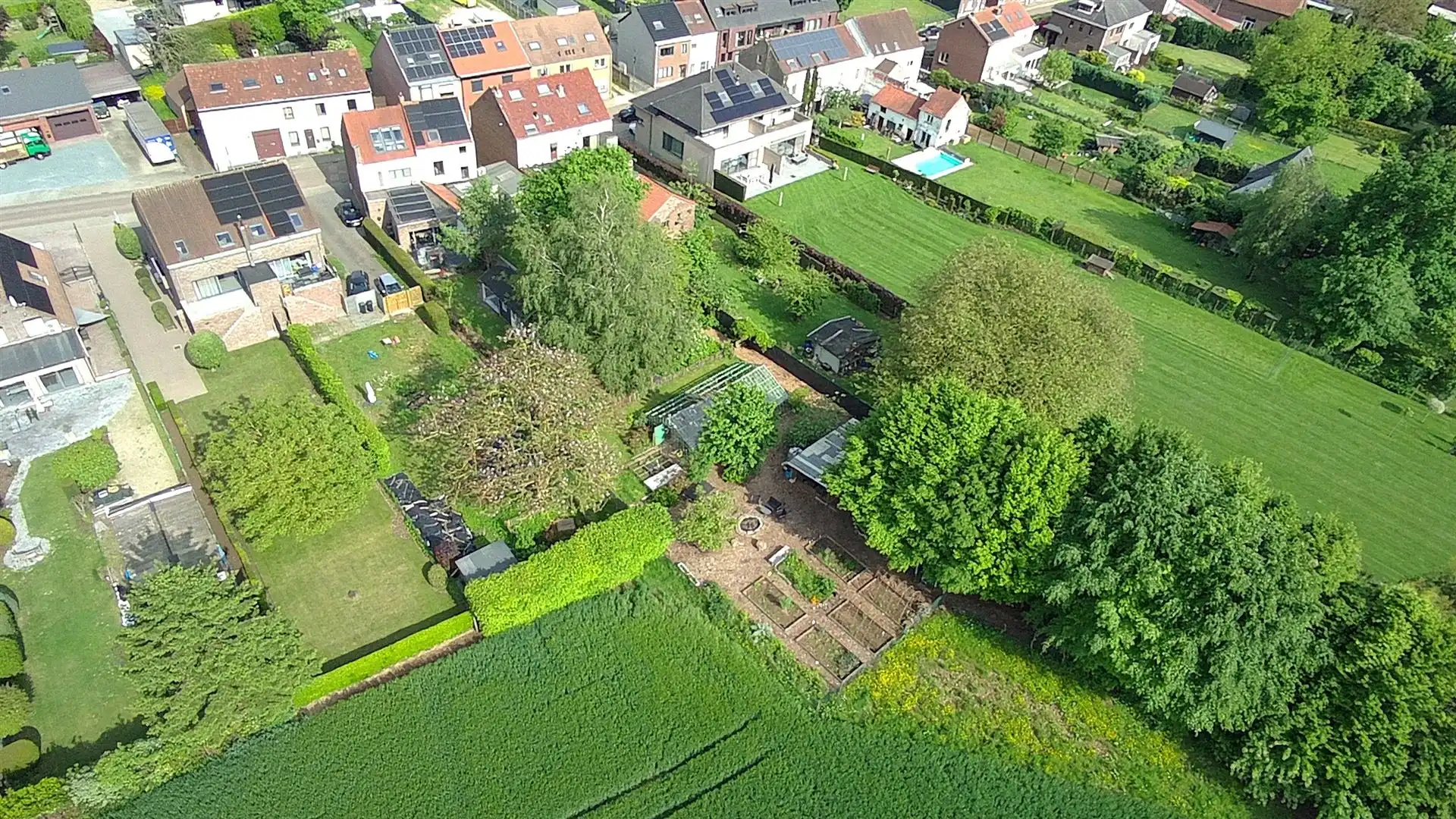 Volledig gerenoveerde woning met geweldige tuin op 28a 34ca foto 2