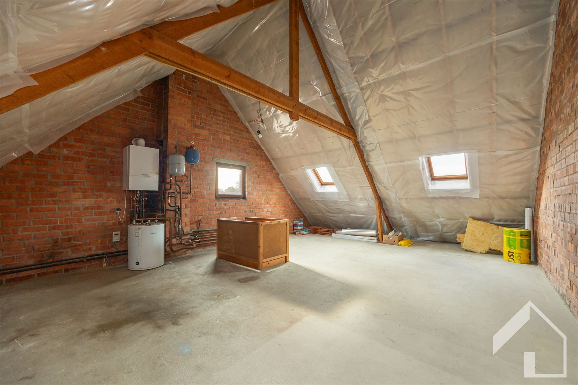 Deels te renoveren woning foto 22