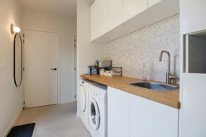 Zeer recent, doordacht en ingrijpend gerenoveerde gezinswoning gelegen op een zeer gewilde locatie! foto 14