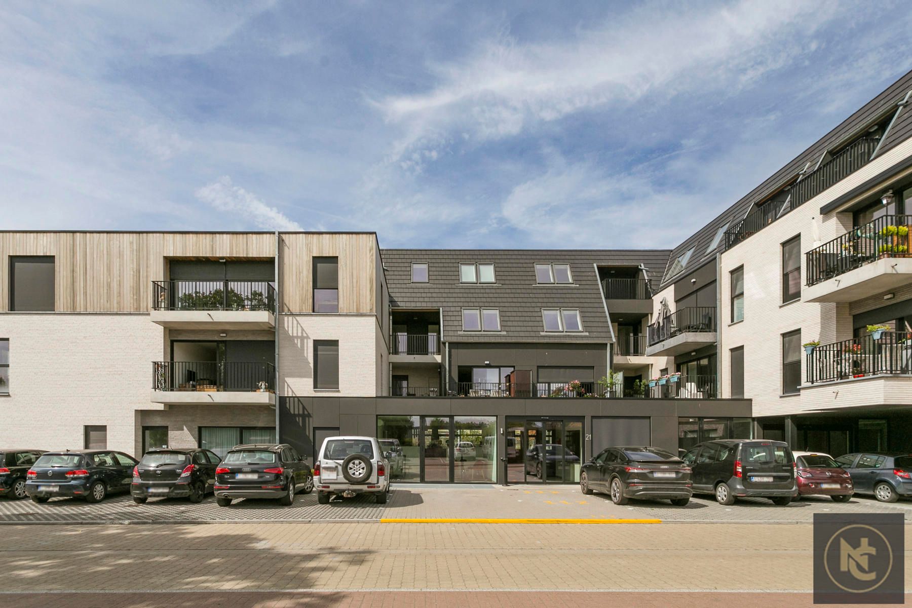 Stijlvolle erkende assistentiewoning met 1 slaapkamer en ondergrondse open autostaanplaats foto 28