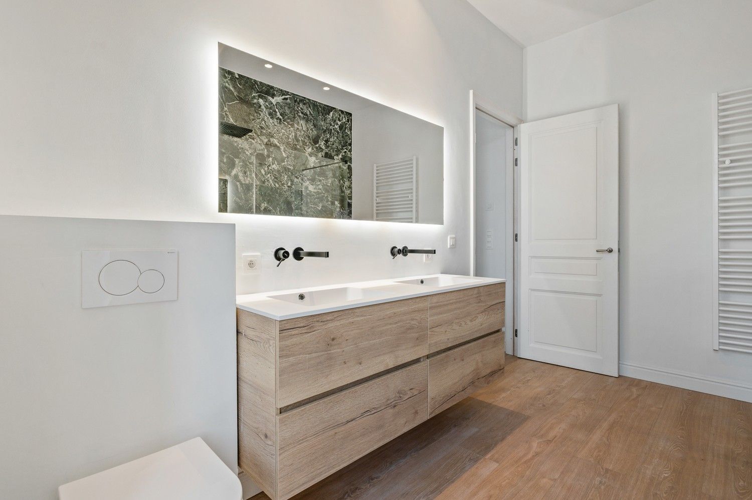 Volledig gerenoveerde woning met 3 slaapkamers op centrale ligging te Lier foto 13