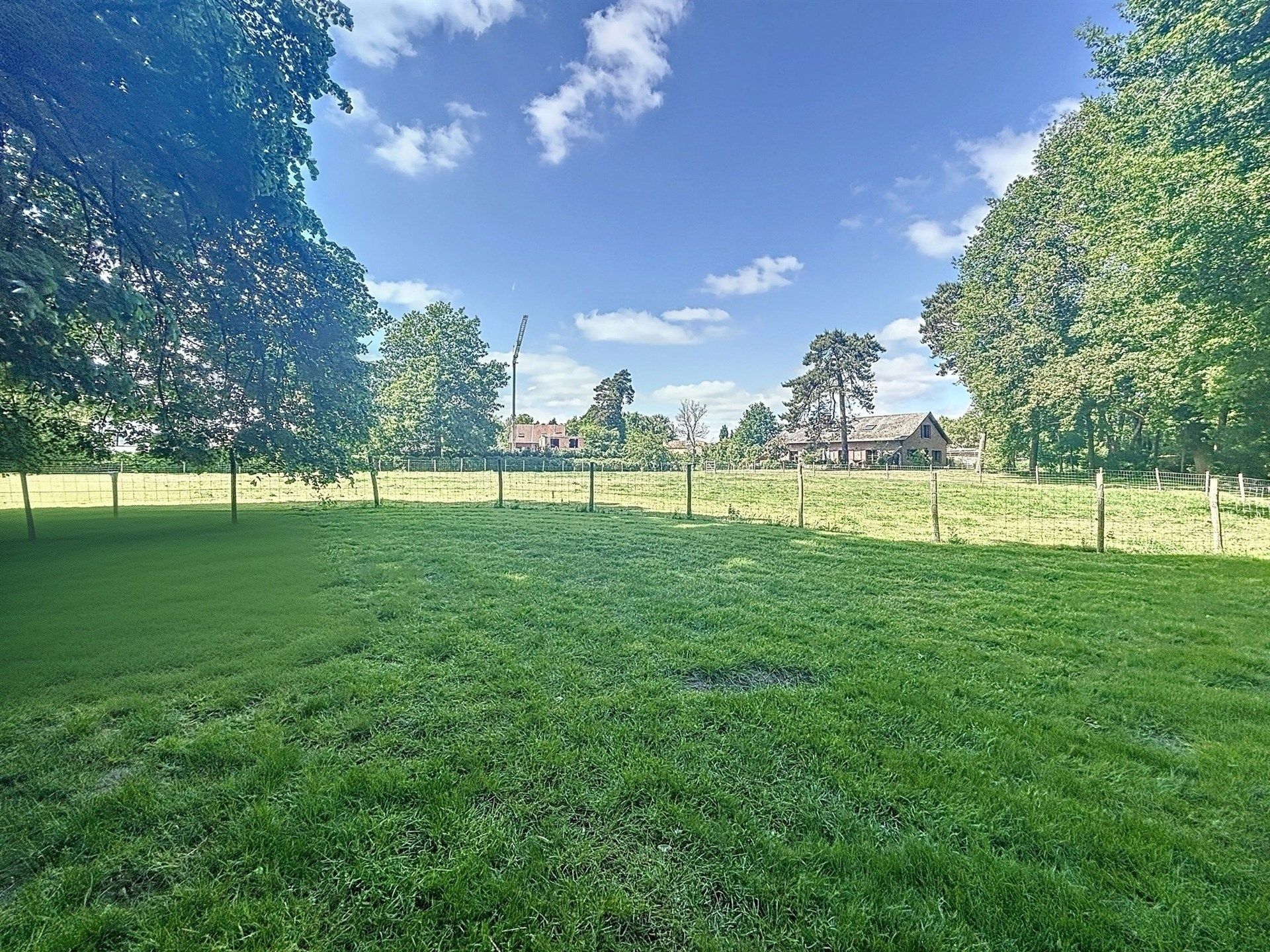 Rustig gelegen woning met (paarden)weide op perceel van 6760 m² foto 20