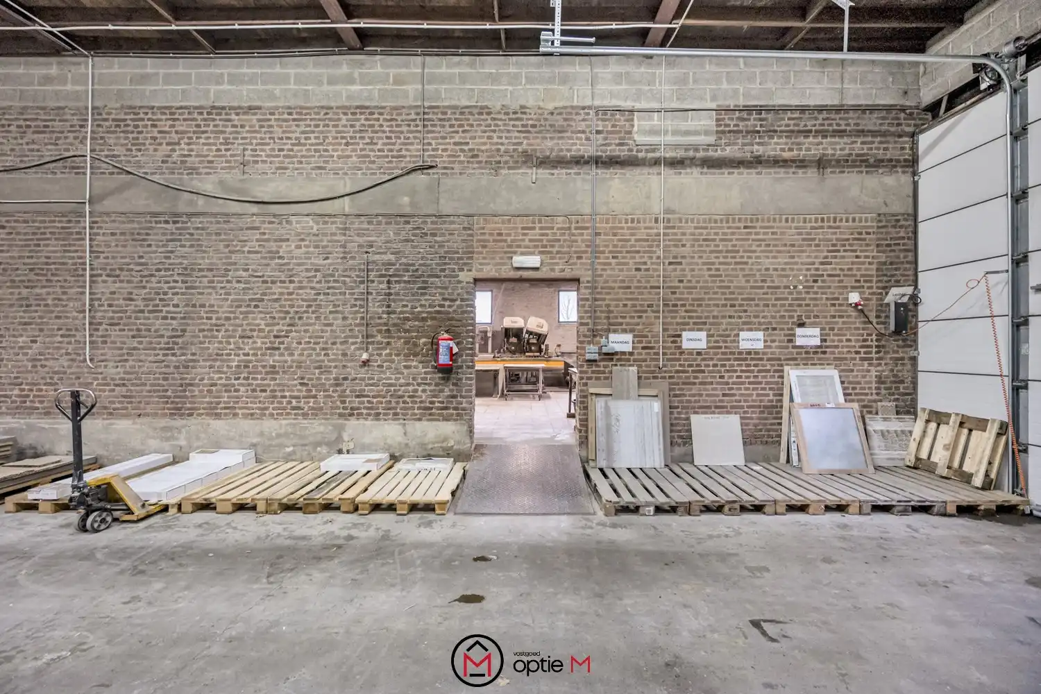 Werkplaats met loods en kantoor te koop in Bilzen foto 7