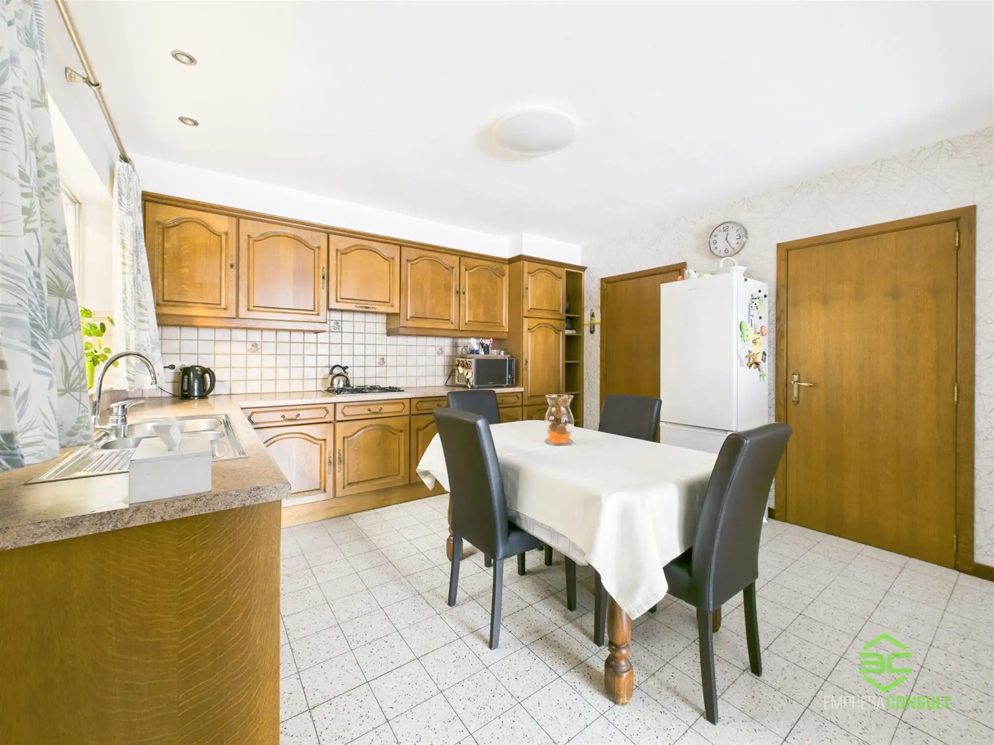 Zeer goed gelegen gezinswoning met 3 slpk! foto 11