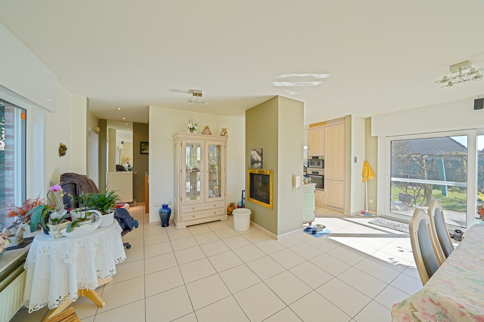 Ruime woning in Oudenburg met zongerichte tuin foto 8