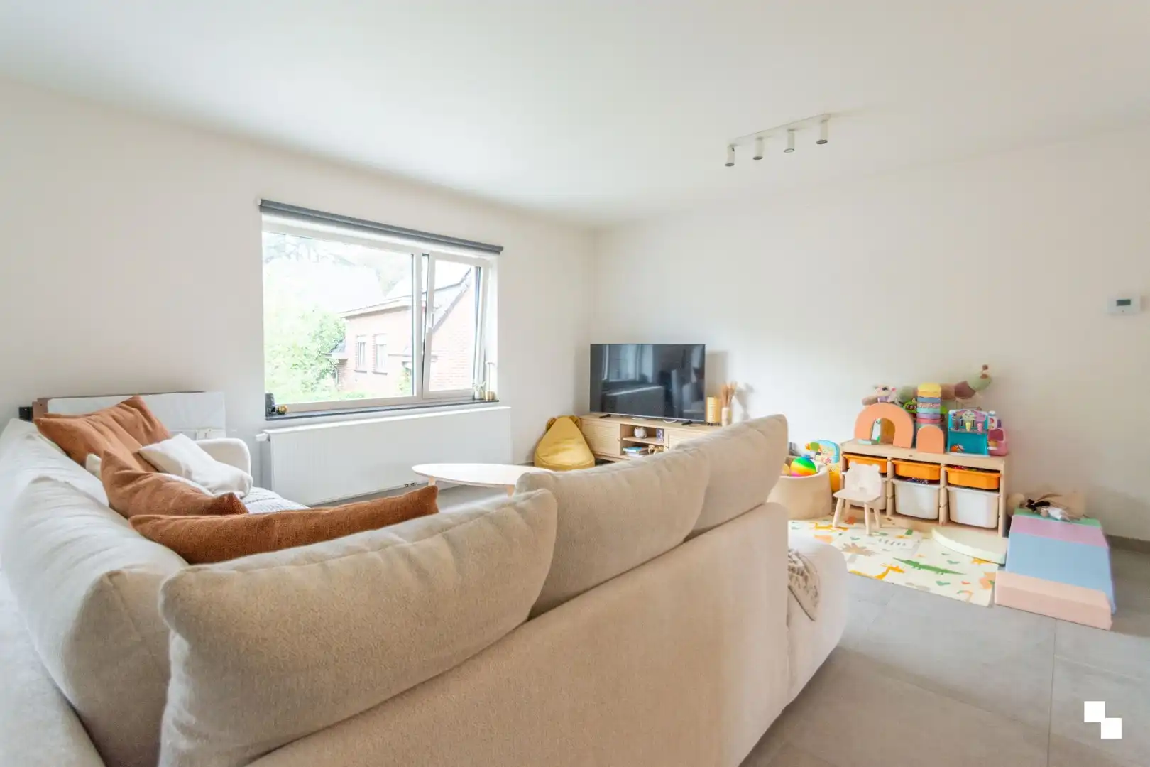 Ruime instapklare duplex met terras in hartje Merelbeke foto 5