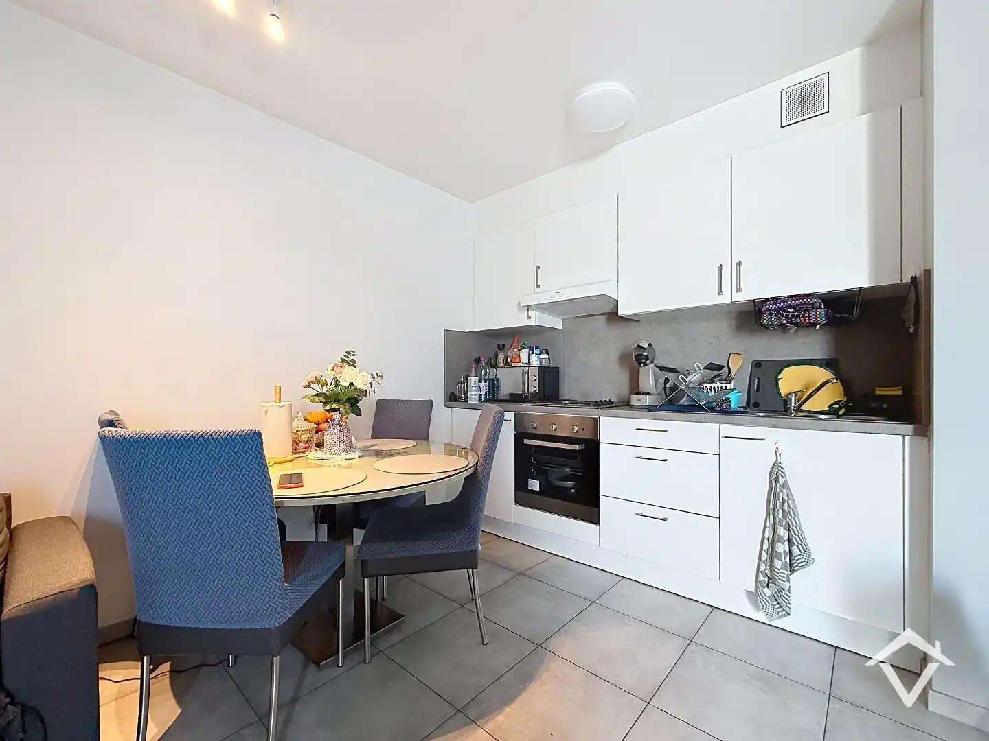 Recent nieuwbouwappartement met garage in centrum Roeselare  foto 6