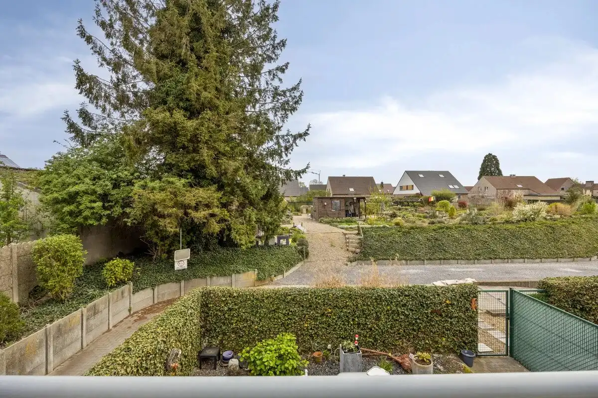 LICHTRIJK APPARTEMENT VAN 92M²  MET TWEE SLPK'S EN UNIEK TERRAS VAN 27M² IN KESSELT foto 10