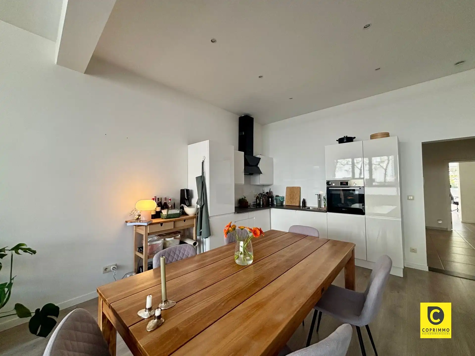 Stijlvol gelijkvloers app met ruime tuin! foto 2