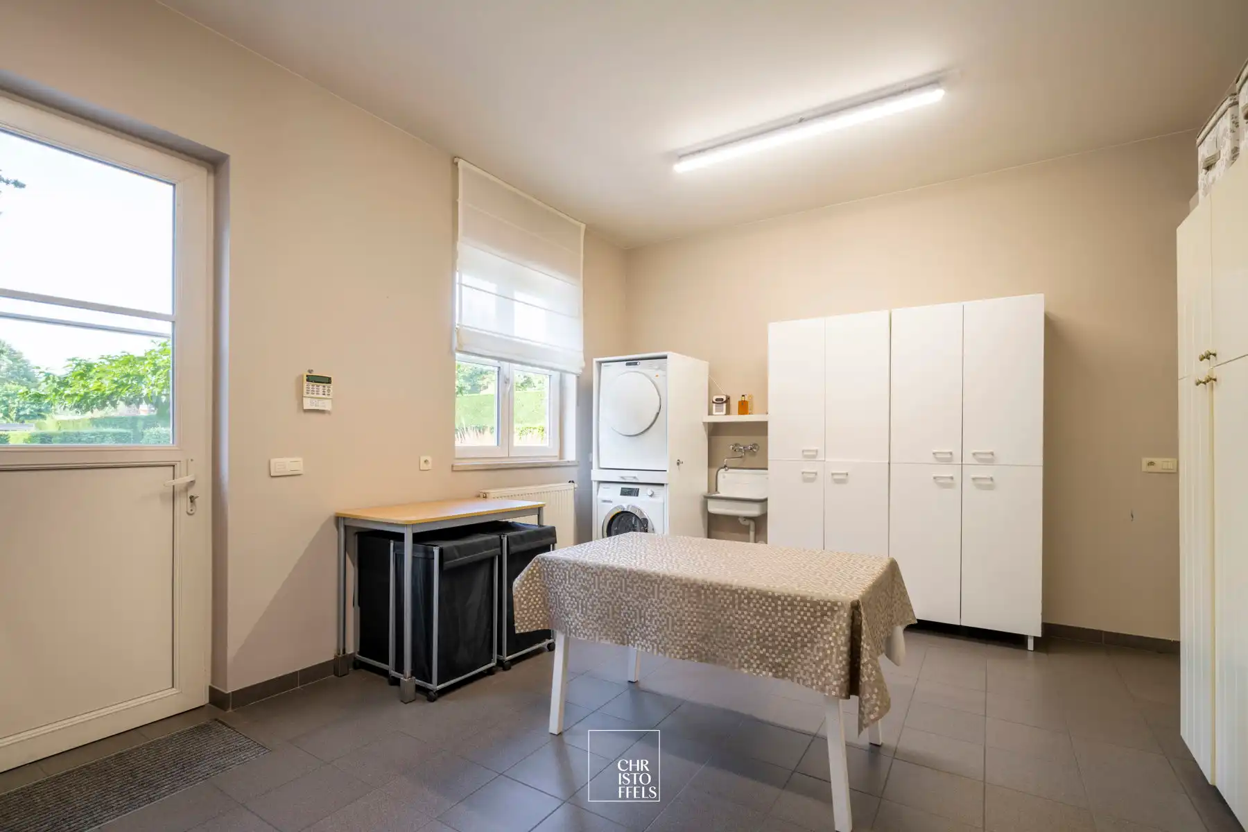 Exclusieve villa van 458m² met buitenzwembad op een perceel van 2.231m² foto 34