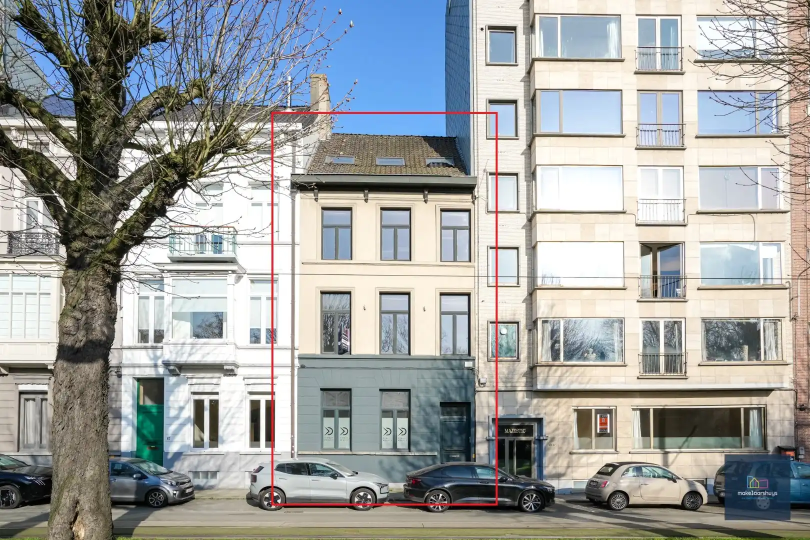 Statig herenhuis aan het Zuidpark met potentieel ook voor kantoor of co-housing foto {{pictureIndex}}