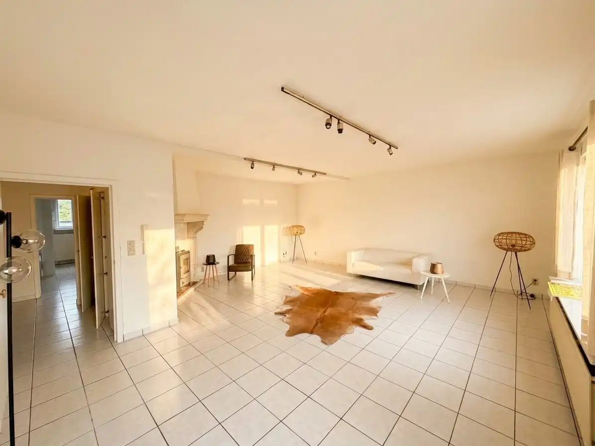 SUPER RUIM APPARTEMENT INCLUSIEF GARAGEBOX foto 3