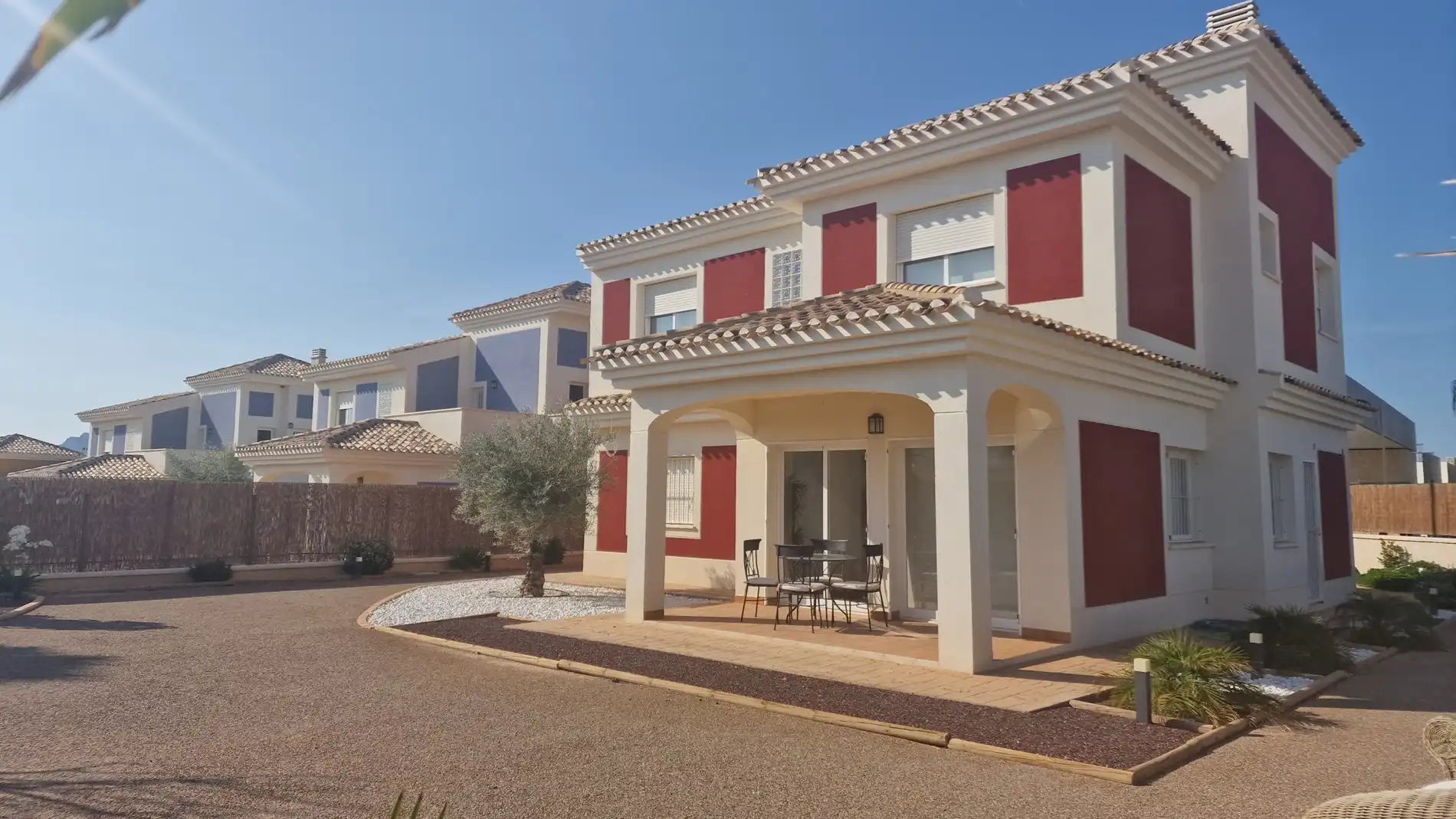 Ruime vrijstaande villa's verdeeld over twee verdiepingen in Lorca, Murcia foto 9