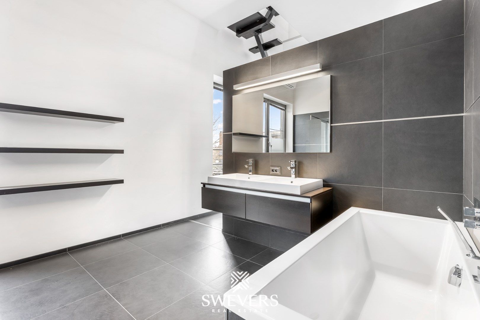 Ruime luxueuze loft met groot dakterras nabij Hasselt centrum ( 164 m2 ) foto 17