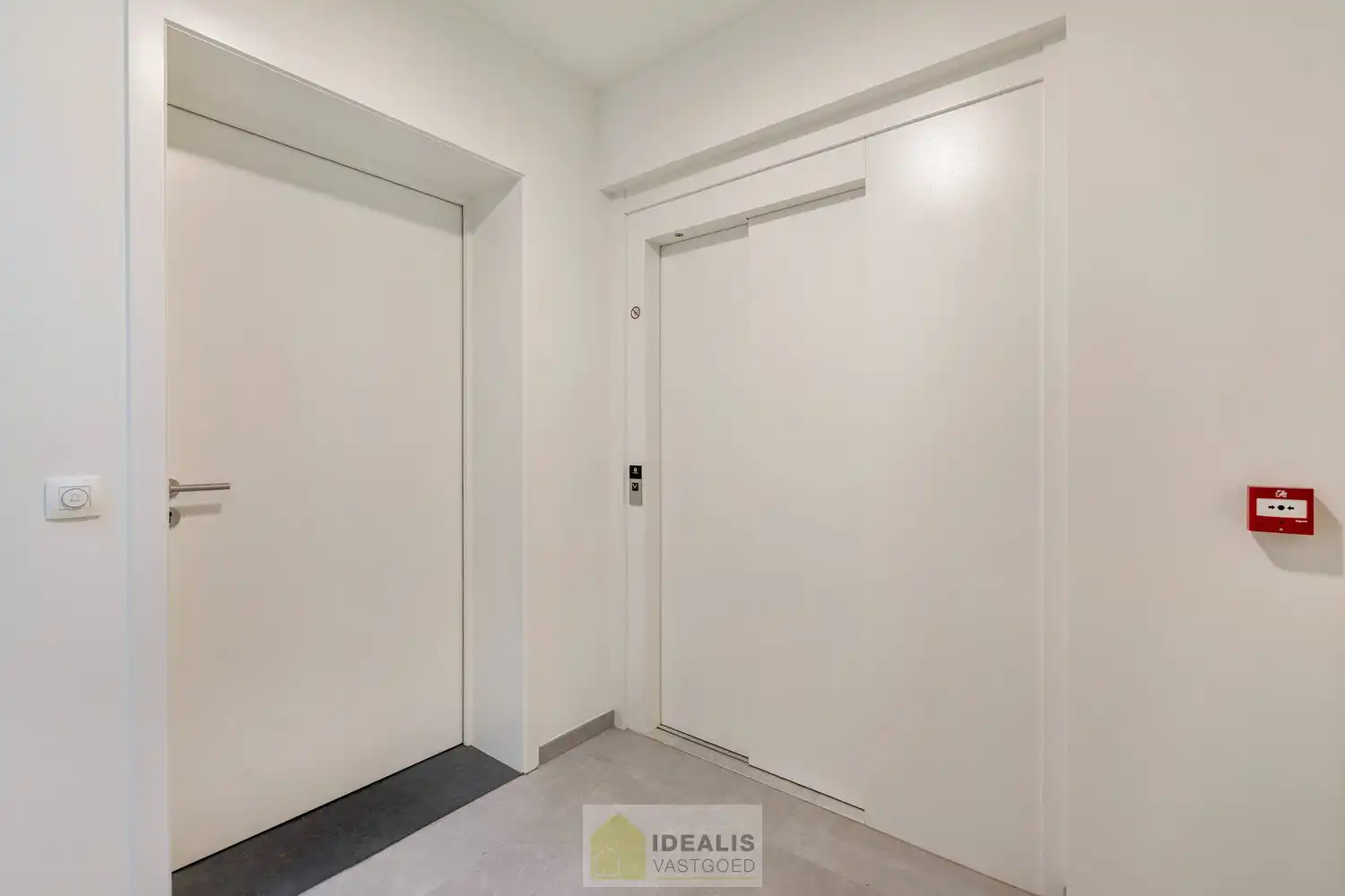 GELIJKVLOERS NIEUWBOUWAPPARTEMENT MET 1 SLAAPKAMER, KELDERBERGING EN EEN ONDERGRONDSE AUTOSTANDPLAATS foto 4