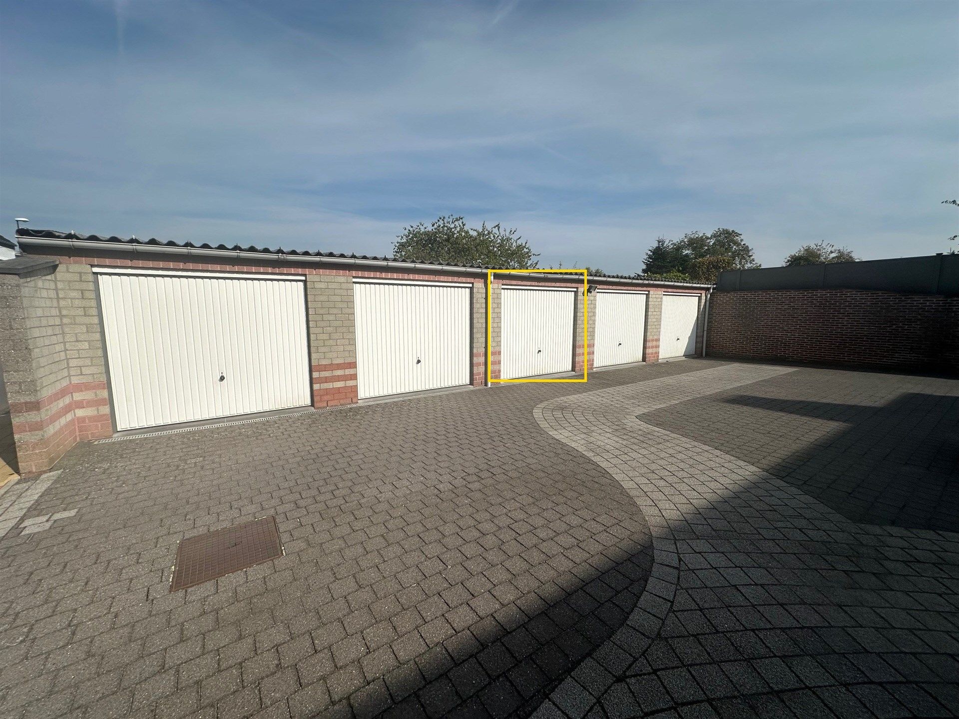 Appartement met 2 slaapkamers, garagebox en autostaanplaats foto 10
