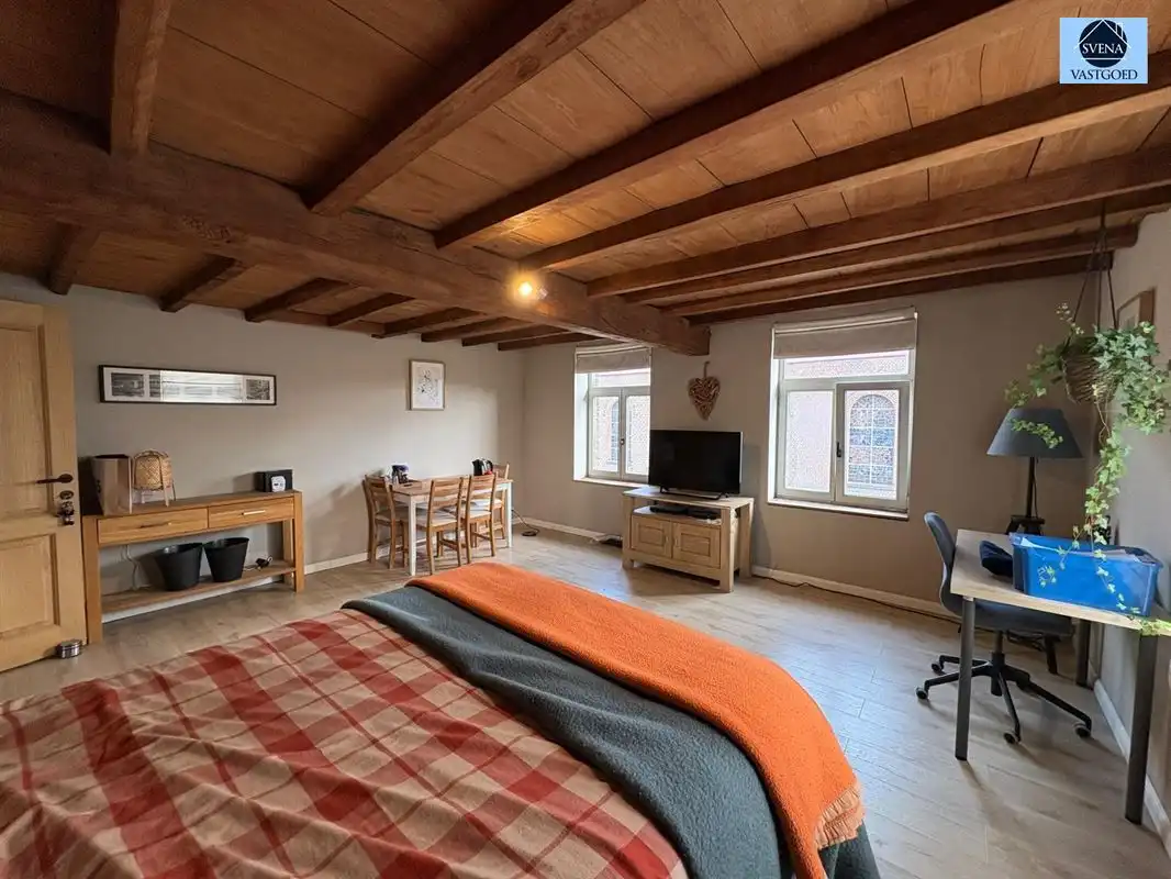 VERDER AF TE WERKEN WONING MET VEEL MOGELIJKHEDEN foto 2