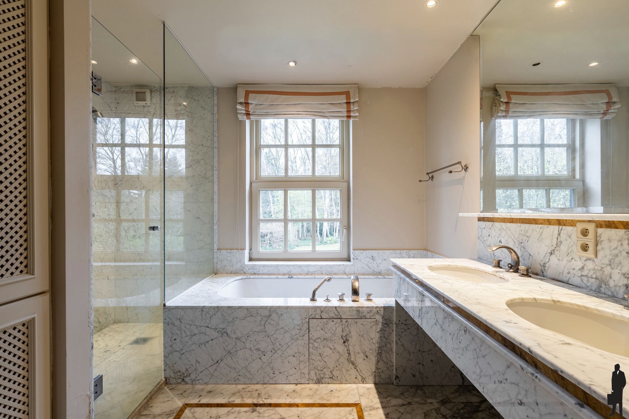 Tijdloze villa op toplocatie foto 36