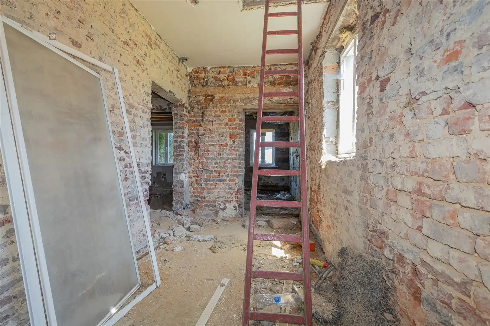 Te renoveren vierkantshoeve op toplocatie foto 15