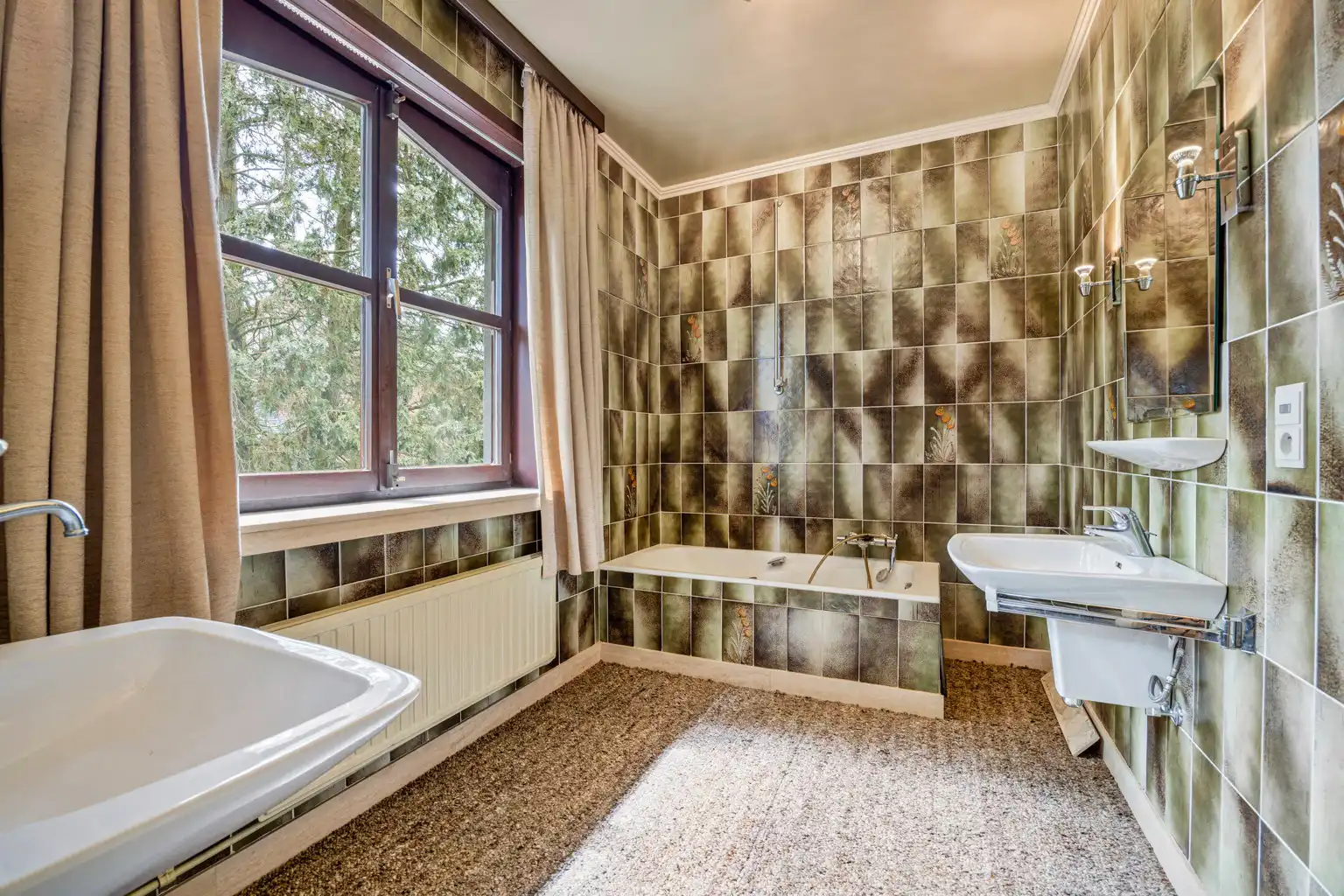 STATIGE VILLA VOOR PRIVE OF VRIJ BEROEP MET RUIME TUIN   foto 25