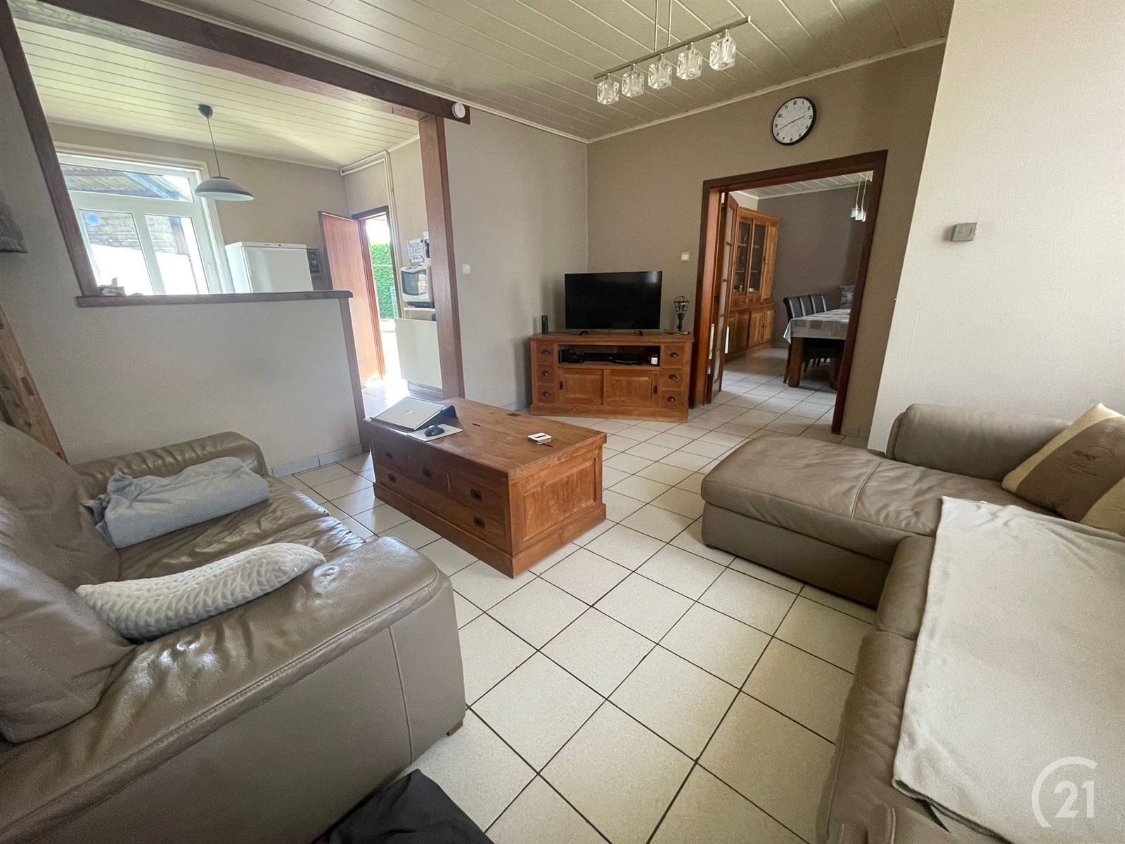 Op te frissen viergevelwoning met tuintje, stal en garage op 3are67 foto 5