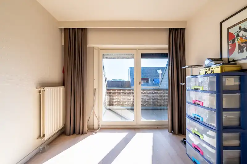 Unieke en ruime woning met geïntegreerd kantoor, 4 slpks en zuidgerichte tuin foto 22