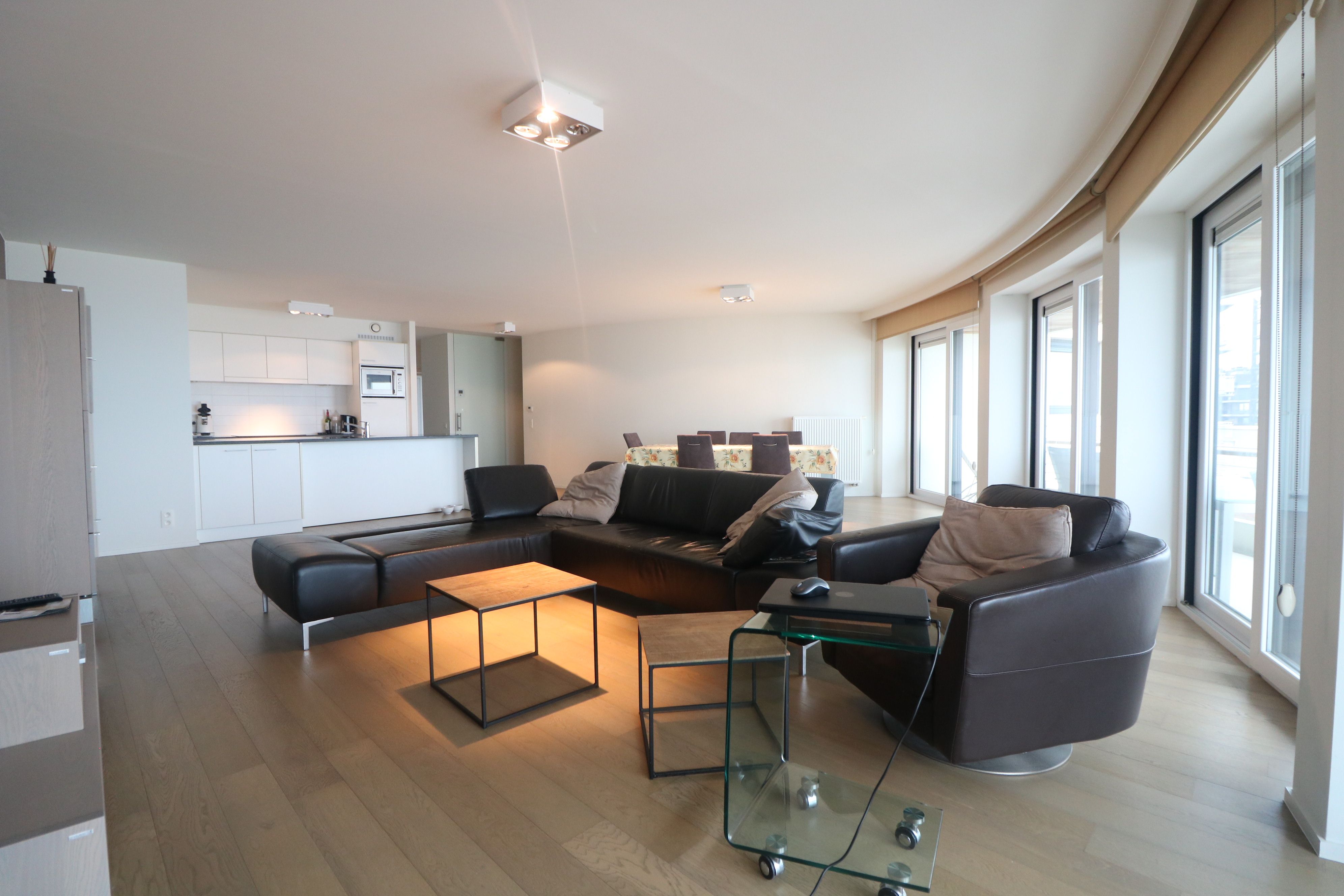 Zeedijk/ luxe / 3 slaapkamers foto {{pictureIndex}}