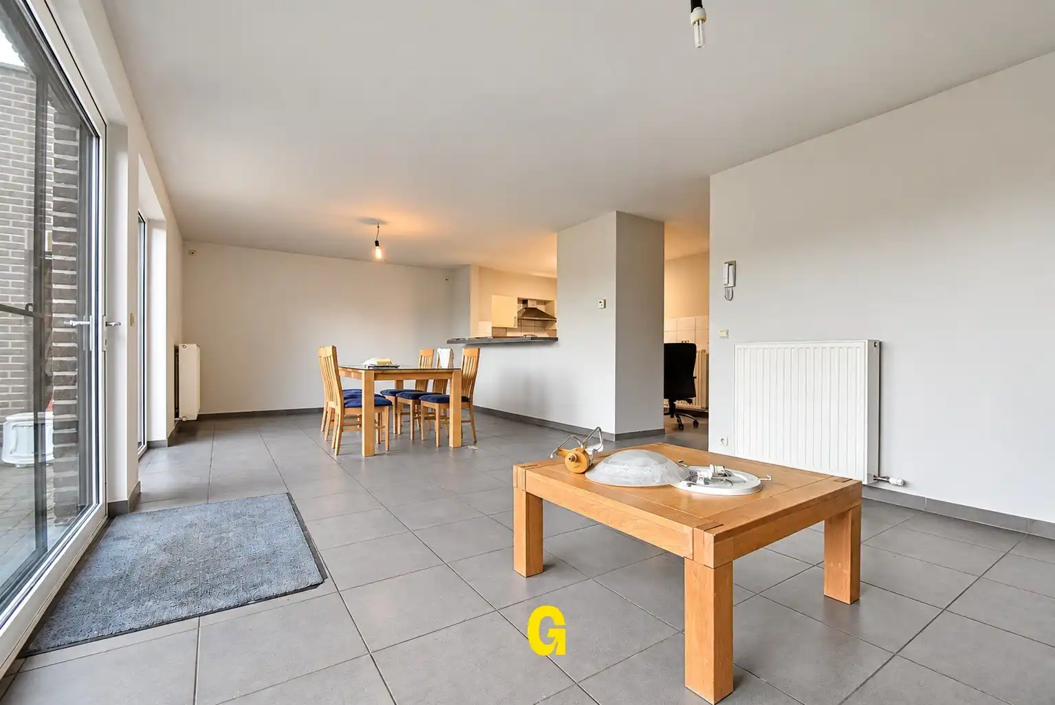 Ruim en degelijk gelijkvloersappartement met groot terras en tuintje   foto 7