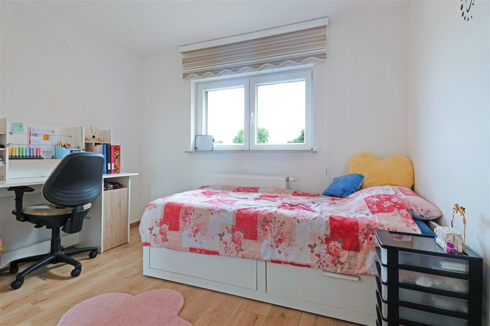 Modern afgewerkte en gerenoveerde gezinswonig met tuin op 2are93 foto 15