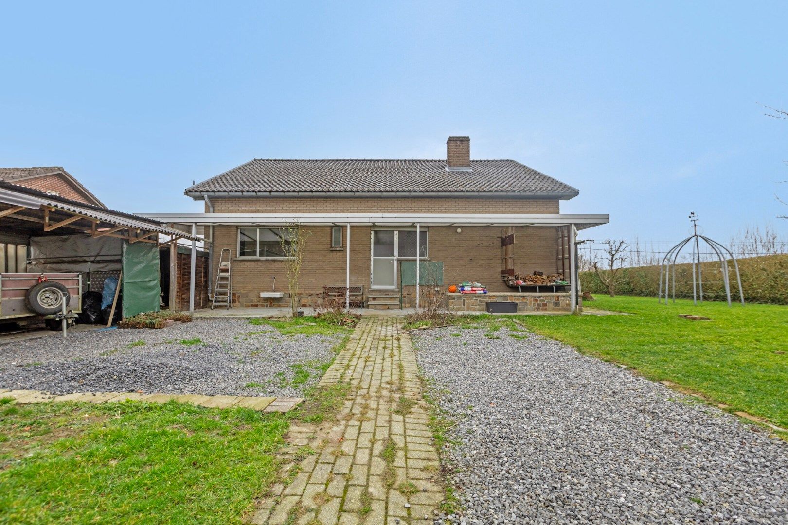 Ruime woning met 5 slaapkamers + inrit aan achterzijde foto 28