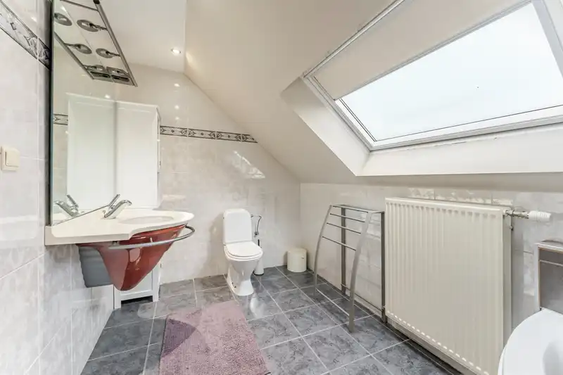 Roeselare-Gits. Opportuniteit aan de Bruggesteenweg gelegen. RUIME LUXE VILLA MET MAGAZIJN & KANTOOR, 4 slaapkamers, uiterst commercieel en zichtbaar. Recent vernieuwd ! foto 18
