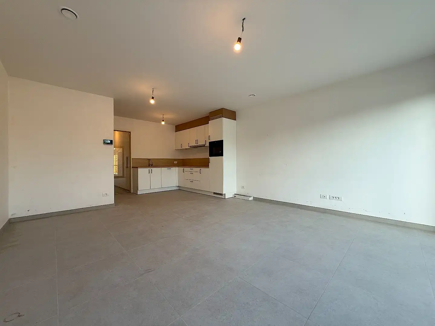 Tuinappartement met parking te Sint-Andries - 1 slpk foto 2