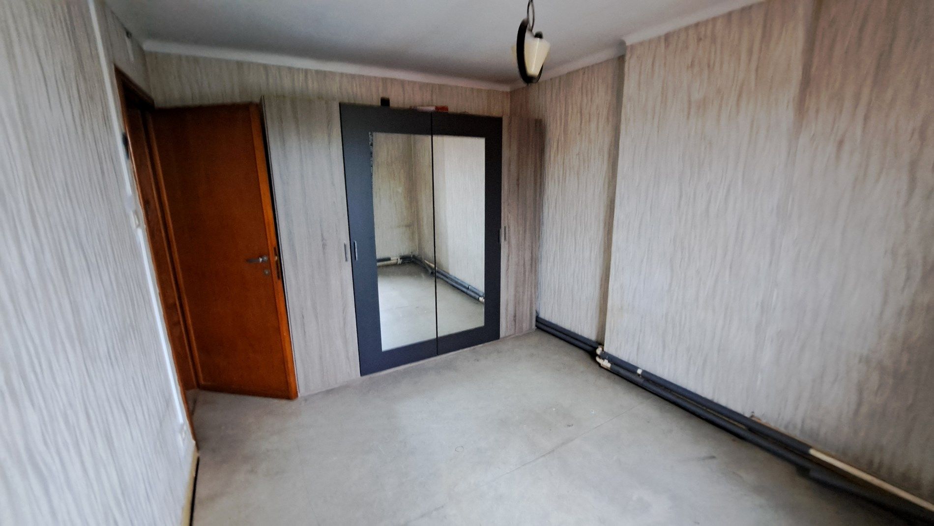 Te renoveren woning met 3 slaapkamers, garage en tuin foto 17